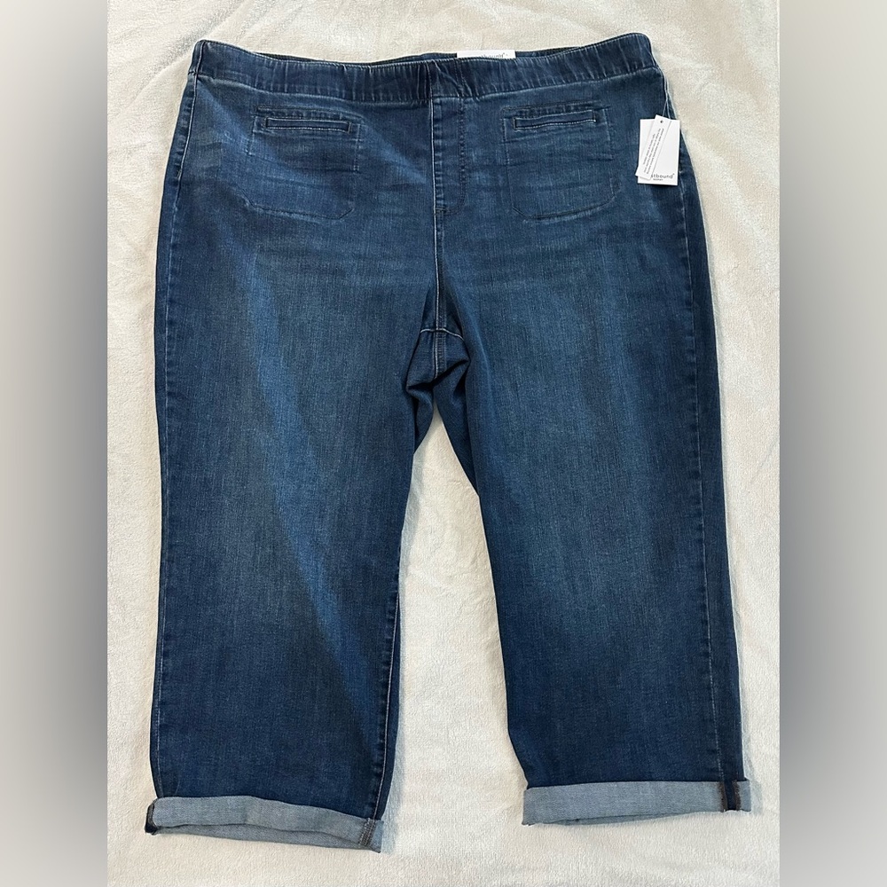 NWT Westbound Women's High Rise Fit‎ Crop Jeans - Size 22W